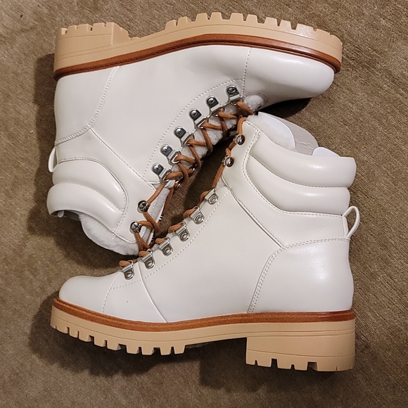 Marc Fisher MALLIE Lug Sole Sherpa Booties - Picture 7 of 16